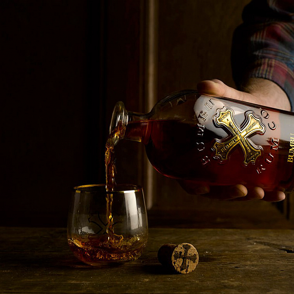 Najobľúbenejší tvrdý alkohol Slovákov je rum